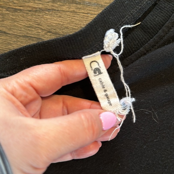 Cable and Gauge Black Long Sleeve T Shirt Large L Cut Out Shoulders EUC soft - Picture 4 of 8